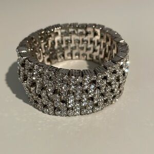 Bracelet rhinestones and elastic band like new only wore once
